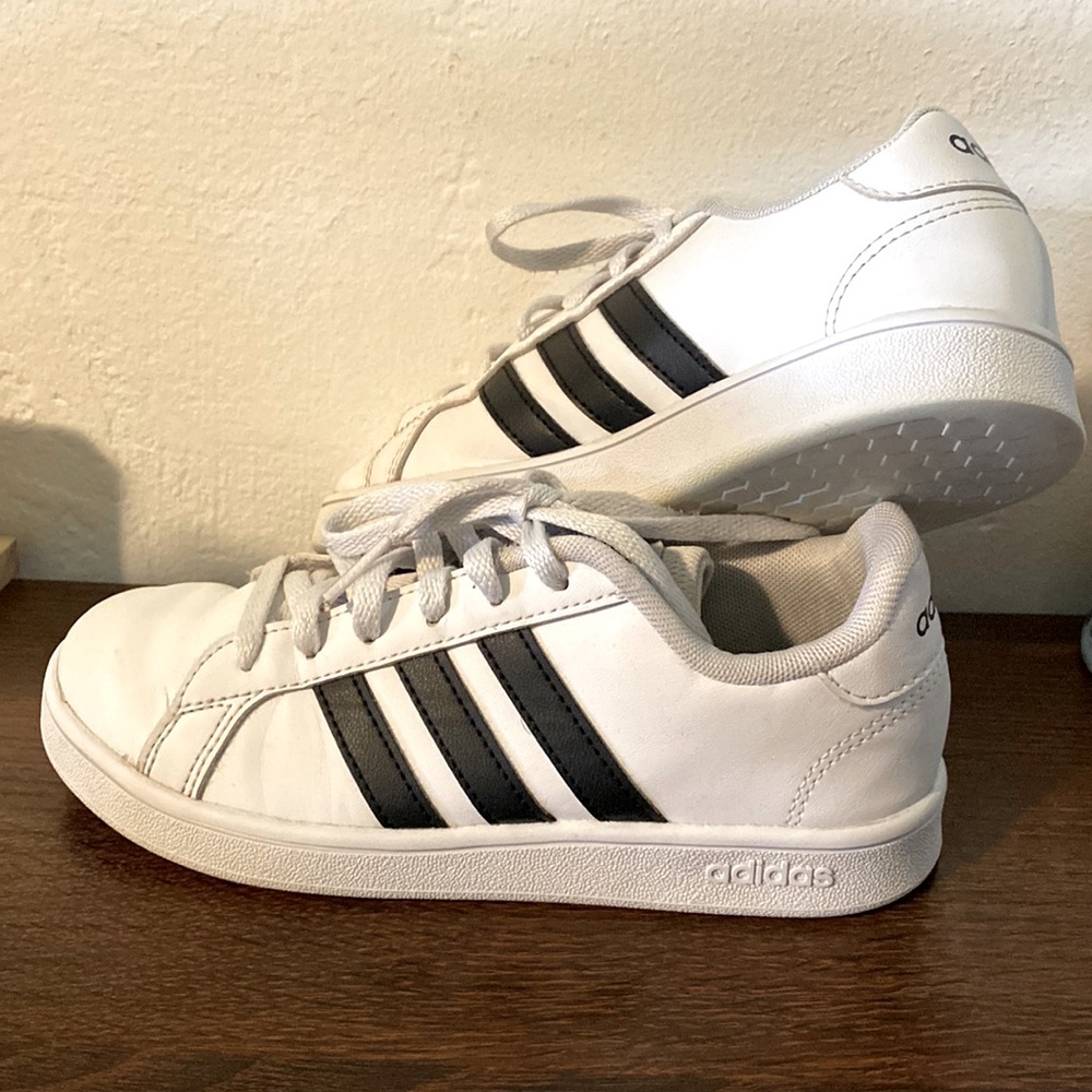 Size 1 1/2 kids adidas